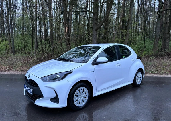 Toyota Yaris cena 60900 przebieg: 73000, rok produkcji 2021 z Niemodlin małe 596